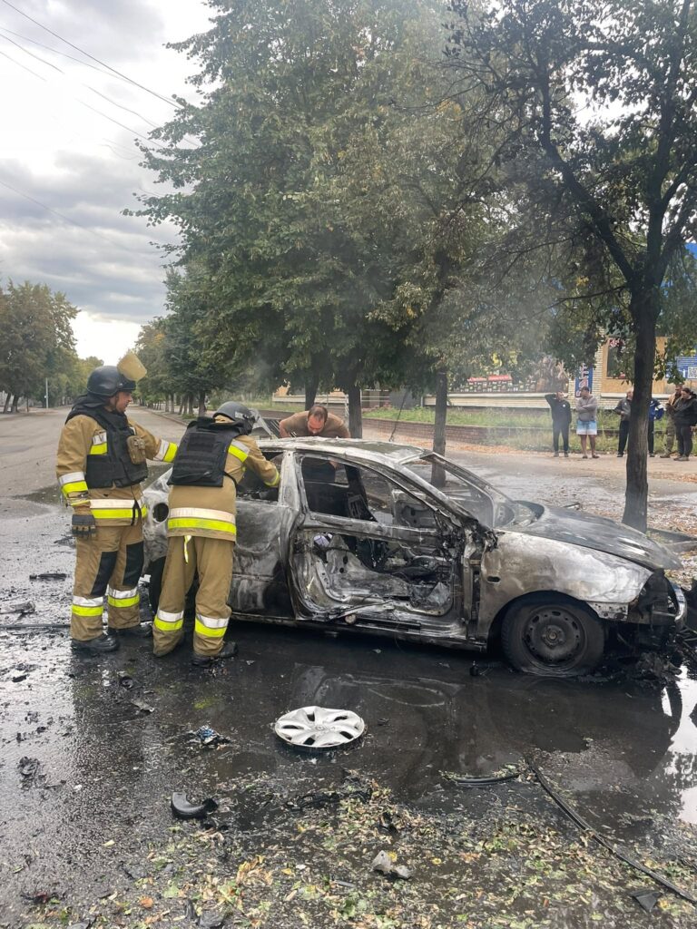 Внаслідок російського удару згоріло авто з обладнанням іноземних журналістів 2