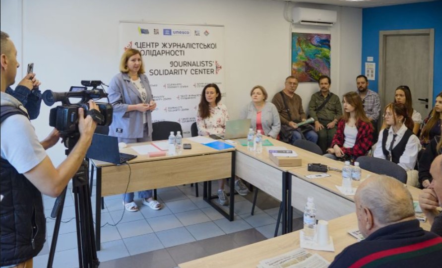 Саме спогади не дають пам’яті перетворитися просто на перелік імен: у Дніпрі вшанували пам’ять українських журналістів