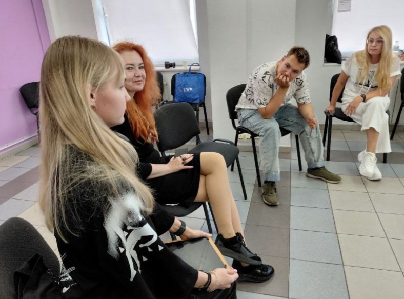 «Я знову це роблю»: чому ми повторюємо ті самі сценарії у спілкуванні 9 «Я знову це роблю»: чому ми повторюємо ті самі сценарії у спілкуванні 8