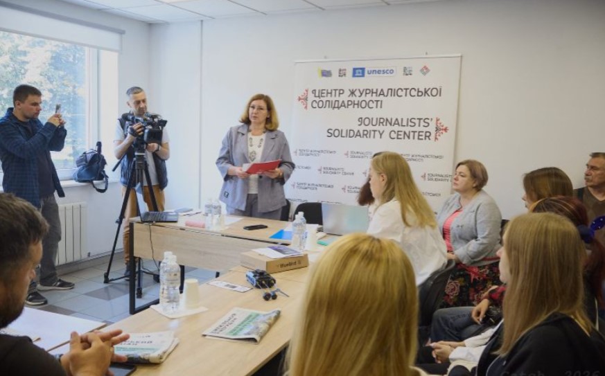 Саме спогади не дають пам’яті перетворитися просто на перелік імен: у Дніпрі вшанували пам’ять українських журналістів 12