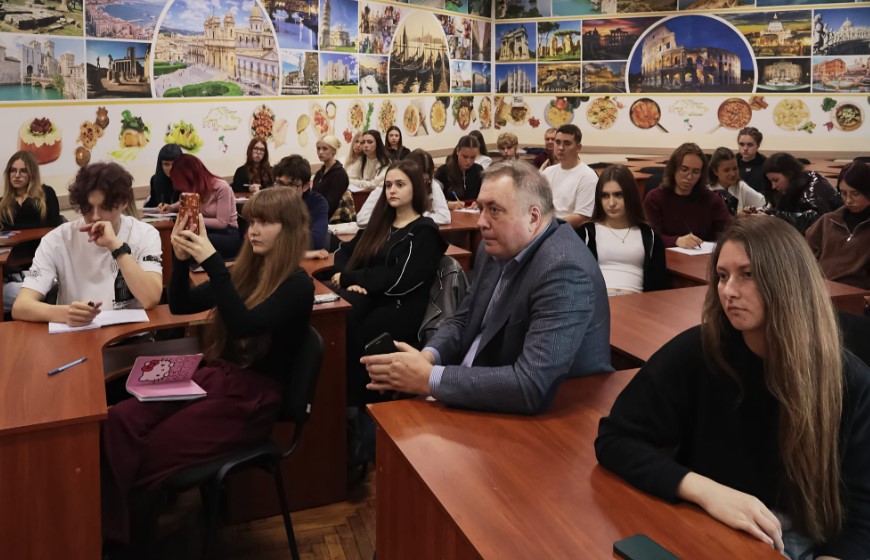 Від перших публікацій до професійної спільноти: у Дніпрі відбулися «Полілоги про професію журналіста» 4 Від перших публікацій до професійної спільноти: у Дніпрі відбулися «Полілоги про професію журналіста» 3