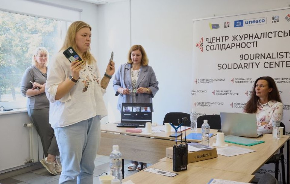 «Найкращий журналіст – живий журналіст»: як змінилися правила безпеки для медійників Дніпропетровщини 11 «Найкращий журналіст – живий журналіст»: як змінилися правила безпеки для медійників Дніпропетровщини 10