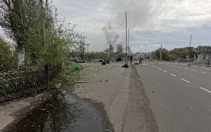 «Підбігла й побачила, що у нього немає ноги». Журналістка Суспільне Дніпро допомогла пораненому після удару РФ 6
