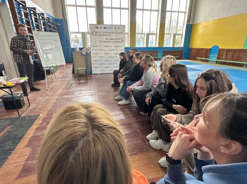 П’ять годин навчання - це вже не просто «десь чув про турнікет», а розуміння, як діяти руками, послідовно й без зайвих рухів 4 П’ять годин навчання - це вже не просто «десь чув про турнікет», а розуміння, як діяти руками, послідовно й без зайвих рухів 3