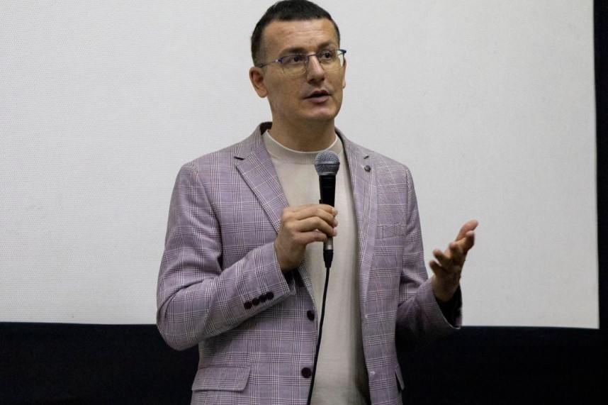 «Разом тримаємо слово»: Івано-Франківський центр журналістської солідарності презентував книгу про роботу медіа в умовах війни 5 «Разом тримаємо слово»: Івано-Франківський центр журналістської солідарності презентував книгу про роботу медіа в умовах війни 4