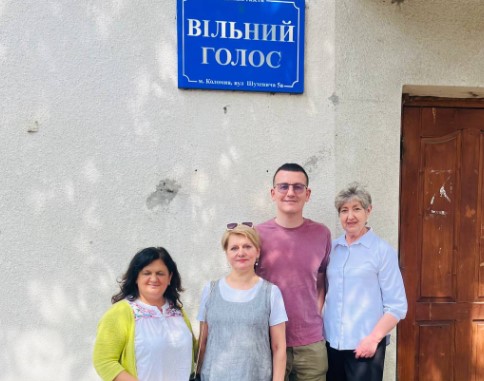 Івано-Франківський Центр журналістської солідарності: робочий тиждень завершився приємними моментами 17 Івано-Франківський Центр журналістської солідарності: робочий тиждень завершився приємними моментами 8