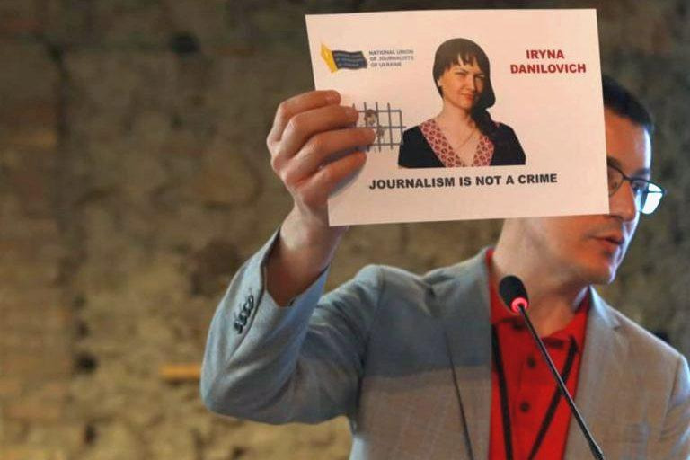 Кримську журналістку Ірину Данилович «урабатывают» в російській тюрмі 2 Кримську журналістку Ірину Данилович «урабатывают» в російській тюрмі 1