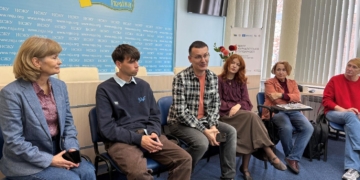 Жоржини, нейромалюнок і таблиця почуттів: як журналісти досліджували емоції та стани у колі підтримки НСЖУ