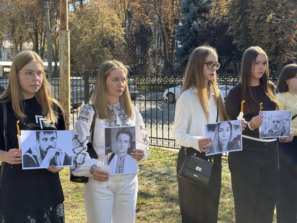 “Список загиблих журналістів, на жаль, стає страшенно довгим…” У Києві відправили панахиду за Георгієм Ґонґадзе та іншими полеглими медійниками