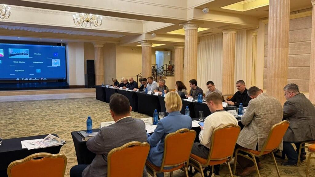 Дрони, окупація, знищені редакції: журналісти розповіли парламентарям, як війна змінює роботу медіа