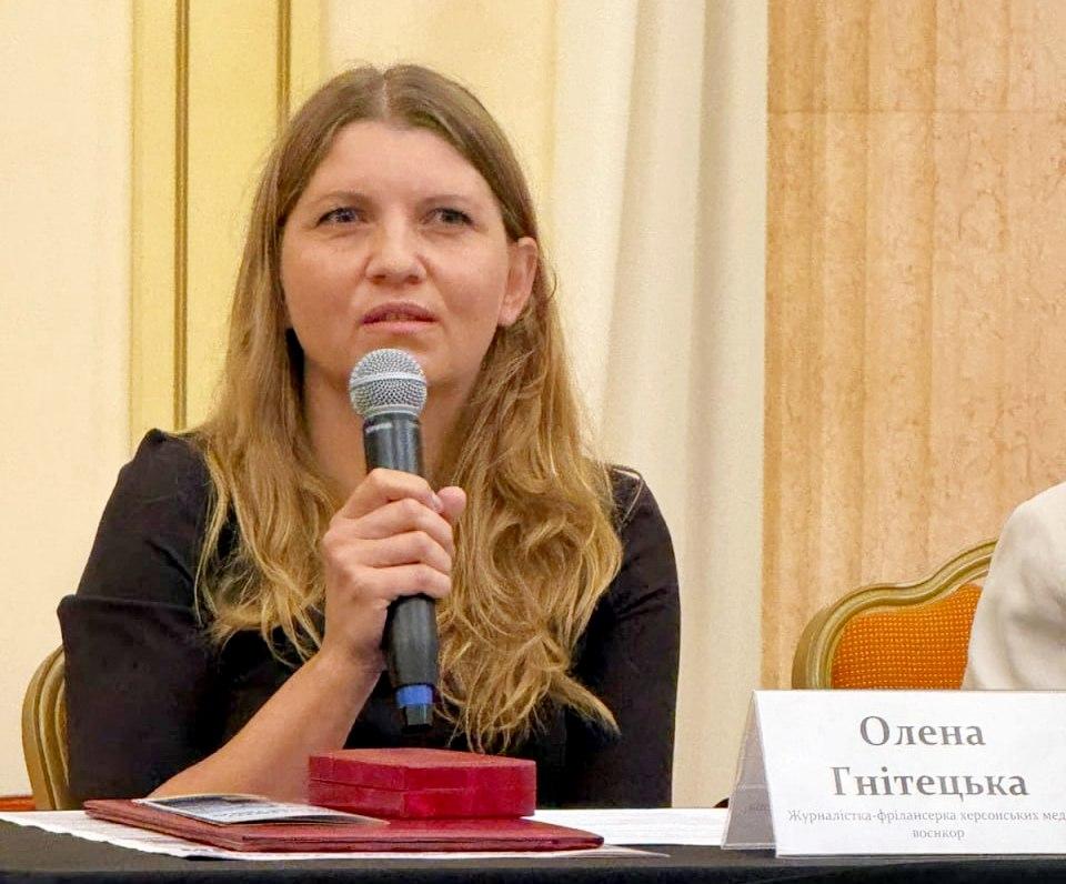«У Херсоні кожен — ціль ворога»: як журналісти працюють у місті, де росіяни — за лічені кілометри 2 «У Херсоні кожен — ціль ворога»: як журналісти працюють у місті, де росіяни — за лічені кілометри 1