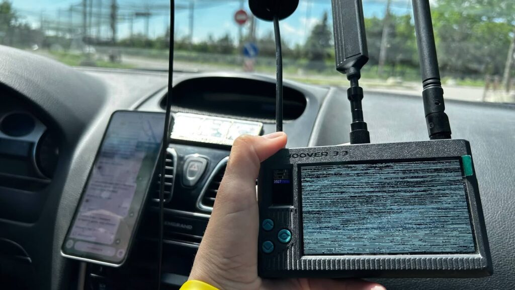 «У Херсоні кожен — ціль ворога»: як журналісти працюють у місті, де росіяни — за лічені кілометри 8 «У Херсоні кожен — ціль ворога»: як журналісти працюють у місті, де росіяни — за лічені кілометри 7