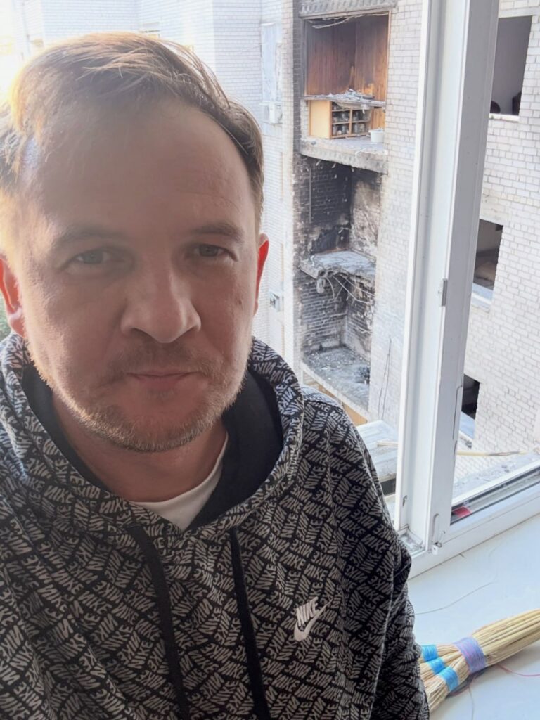 Телеведучий Влад Волошин розповів НСЖУ про удар «Шахеда» по своєму будинку 1