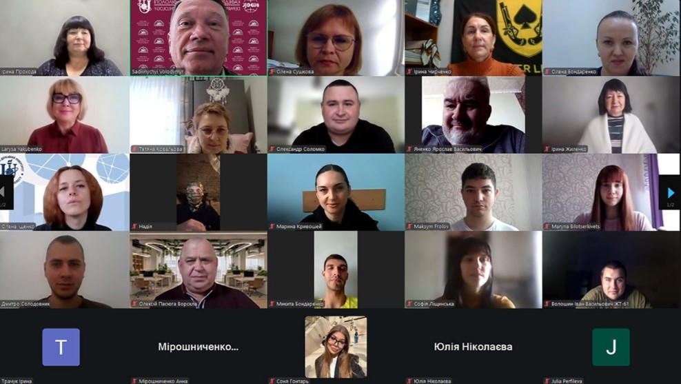 Дрони, небезпечні маршрути й робота журналістів на місцях ударів: на Сумщині дискутували про роботу медійників в умовах загроз 1