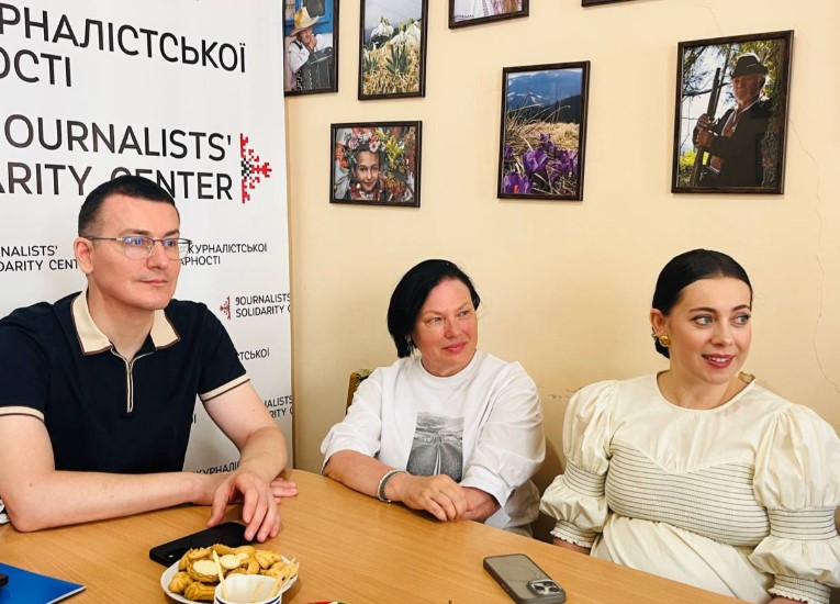 «Місцева журналістика – це не просто інформація, це зв’язок із громадою», – Сергій Томіленко під час зустрічі з медійниками на Івано-Франківщині 11 «Місцева журналістика – це не просто інформація, це зв’язок із громадою», – Сергій Томіленко під час зустрічі з медійниками на Івано-Франківщині 10