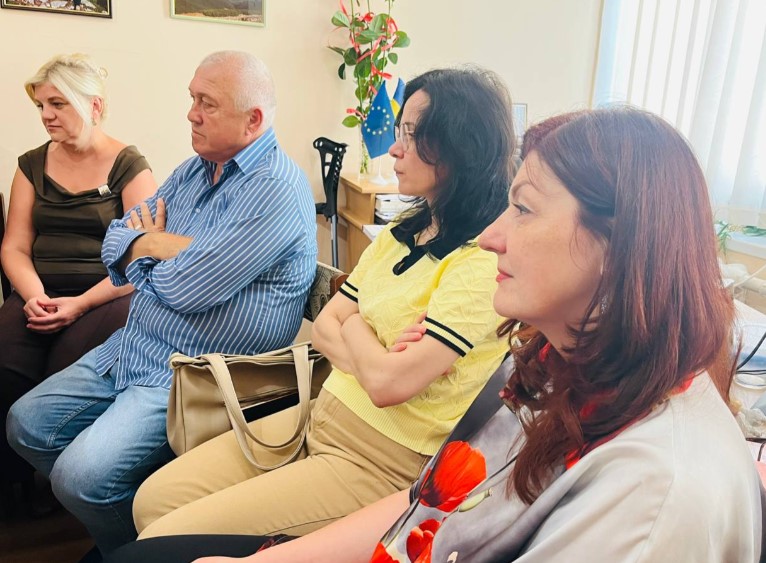 «Місцева журналістика – це не просто інформація, це зв’язок із громадою», – Сергій Томіленко під час зустрічі з медійниками на Івано-Франківщині 9 «Місцева журналістика – це не просто інформація, це зв’язок із громадою», – Сергій Томіленко під час зустрічі з медійниками на Івано-Франківщині 8