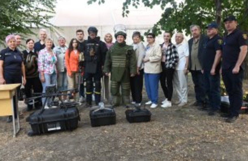 Небезпека може бути там, де її не чекаєш: журналістів навчали протимінної безпеки 5 Небезпека може бути там, де її не чекаєш: журналістів навчали протимінної безпеки 4
