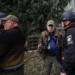 У Харкові поліція та охоронець силою вивели журналістів міжнародних агентств з місця удару по поліклініці 6 У Харкові поліція та охоронець силою вивели журналістів міжнародних агентств з місця удару по поліклініці