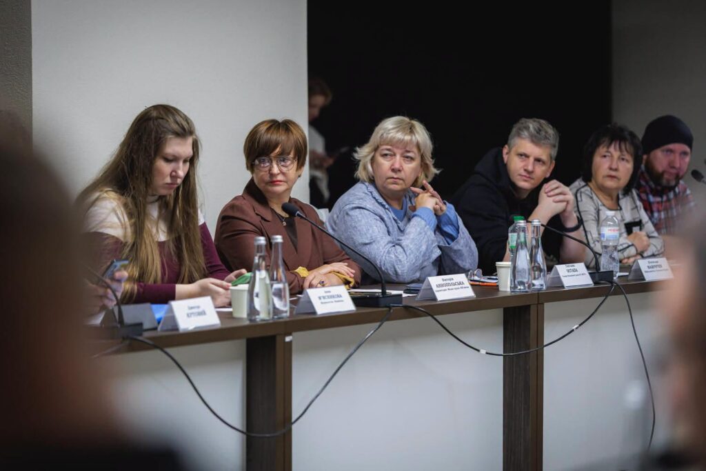 Фото зруйнованої редакції «Білопільщини» показали депутатам у Харкові 5 Фото зруйнованої редакції «Білопільщини» показали депутатам у Харкові 4