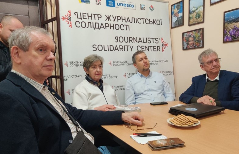 «Факти й фейки: як їх розрізняти» – іноземні журналісти провели тренінг для прикарпатських медійників 7 «Факти й фейки: як їх розрізняти» – іноземні журналісти провели тренінг для прикарпатських медійників 6