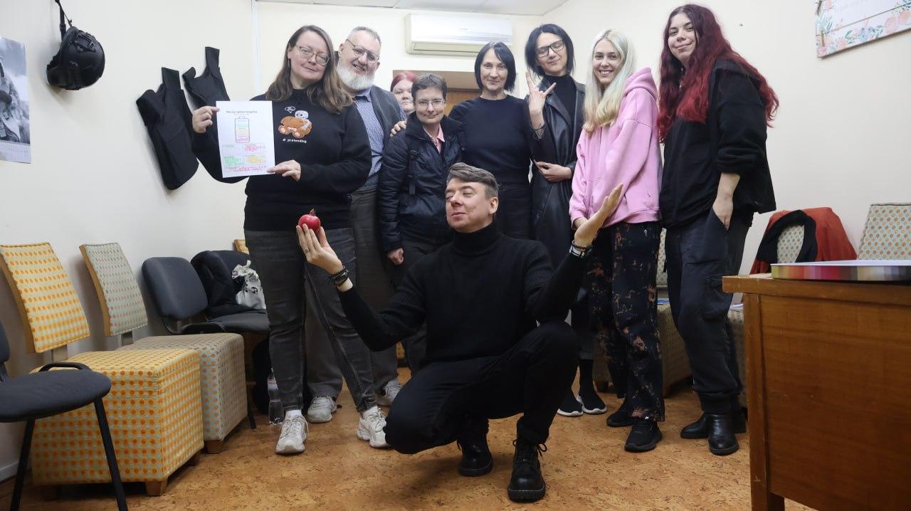 Не лише триматися, а й жити: про психологічну підтримку в часи виснаження 1 Не лише триматися, а й жити: про психологічну підтримку в часи виснаження