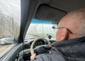 «Сідаєш у машину, вмикаєш детектор дронів і їдеш»: як прифронтові редакції доставляють газети читачам 9 «Сідаєш у машину, вмикаєш детектор дронів і їдеш»: як прифронтові редакції доставляють газети читачам