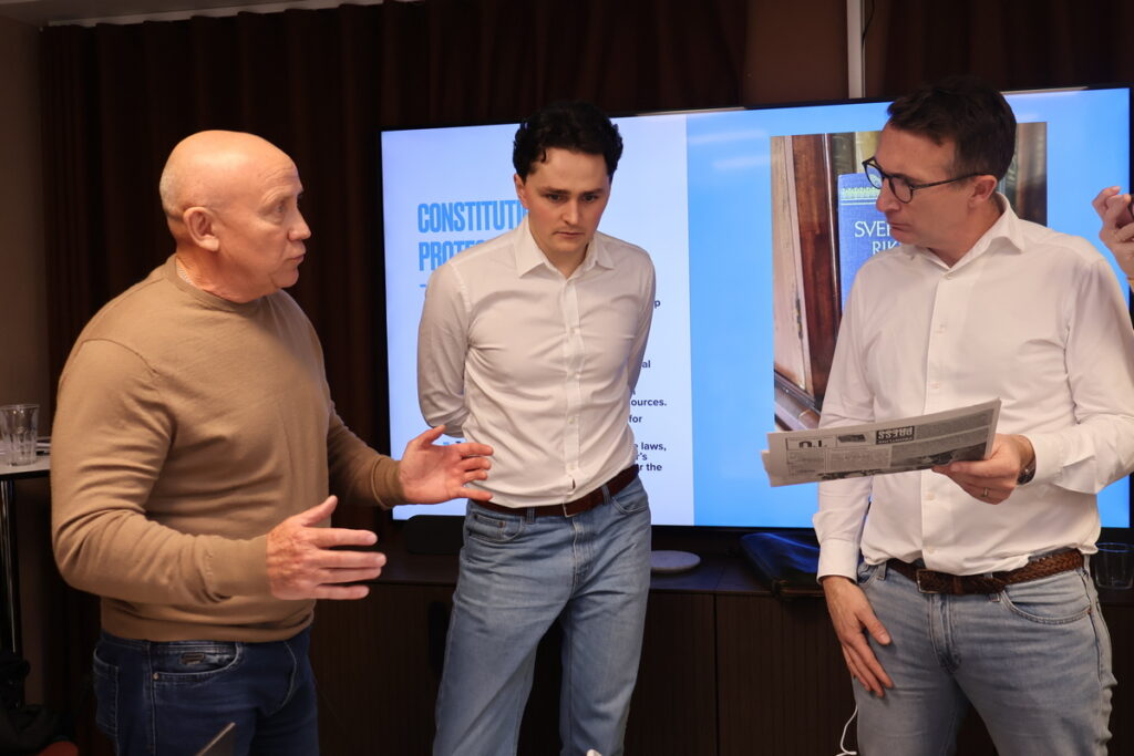 Коли немає світла й інтернету, залишається газета: прифронтові редактори розповіли шведським колегам про роботу під час війни 3
