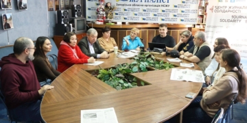 Найкращий кадр не вартий життя: запорізькі журналісти систематизують досвід роботи під обстрілами