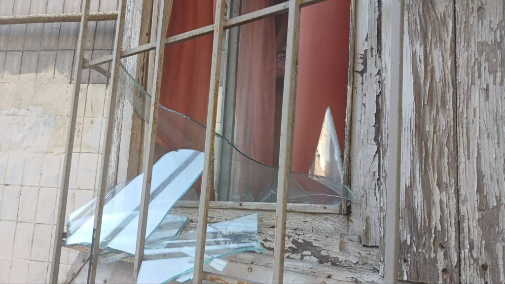 «Прилетіло за 150 метрів від будинку»: у Києві під час російської атаки пошкоджено квартиру оператора «Белсат» 2 «Прилетіло за 150 метрів від будинку»: у Києві під час російської атаки пошкоджено квартиру оператора «Белсат»