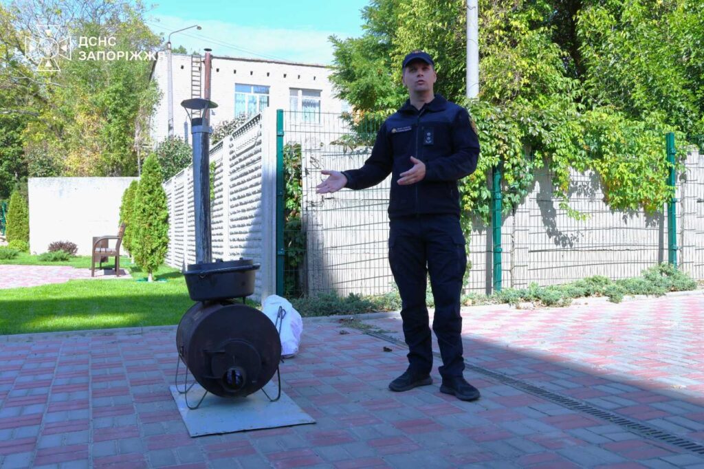 Як підготуватися та працювати взимку: рятувальники навчали запорізьких журналістів 4 Як підготуватися та працювати взимку: рятувальники навчали запорізьких журналістів 3